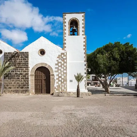 Studio In With Wonderful Mountain View Enclosed Garden And Wifi 12 Km From The Beach Lejlighed *