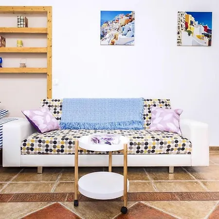 Apartment Studio In With Wonderful Mountain View Enclosed Garden And Wifi 12 Km From The Beach *