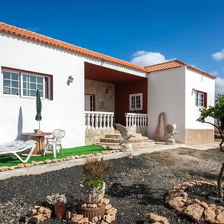 Studio In With Wonderful Mountain View Enclosed Garden And Wifi 12 Km From The Beach Apartment